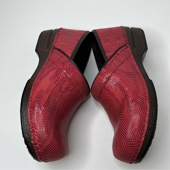 Dankso XP 2.0 Red Leather Slip Resistant Clogs Shoes Sz 41 / 10.5-11 - Picture 5 of 8